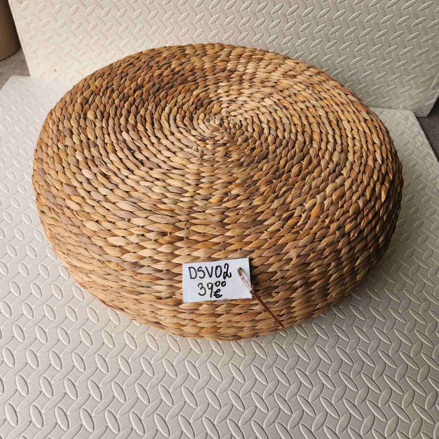 Табуретка от воден хиацинт DSV02