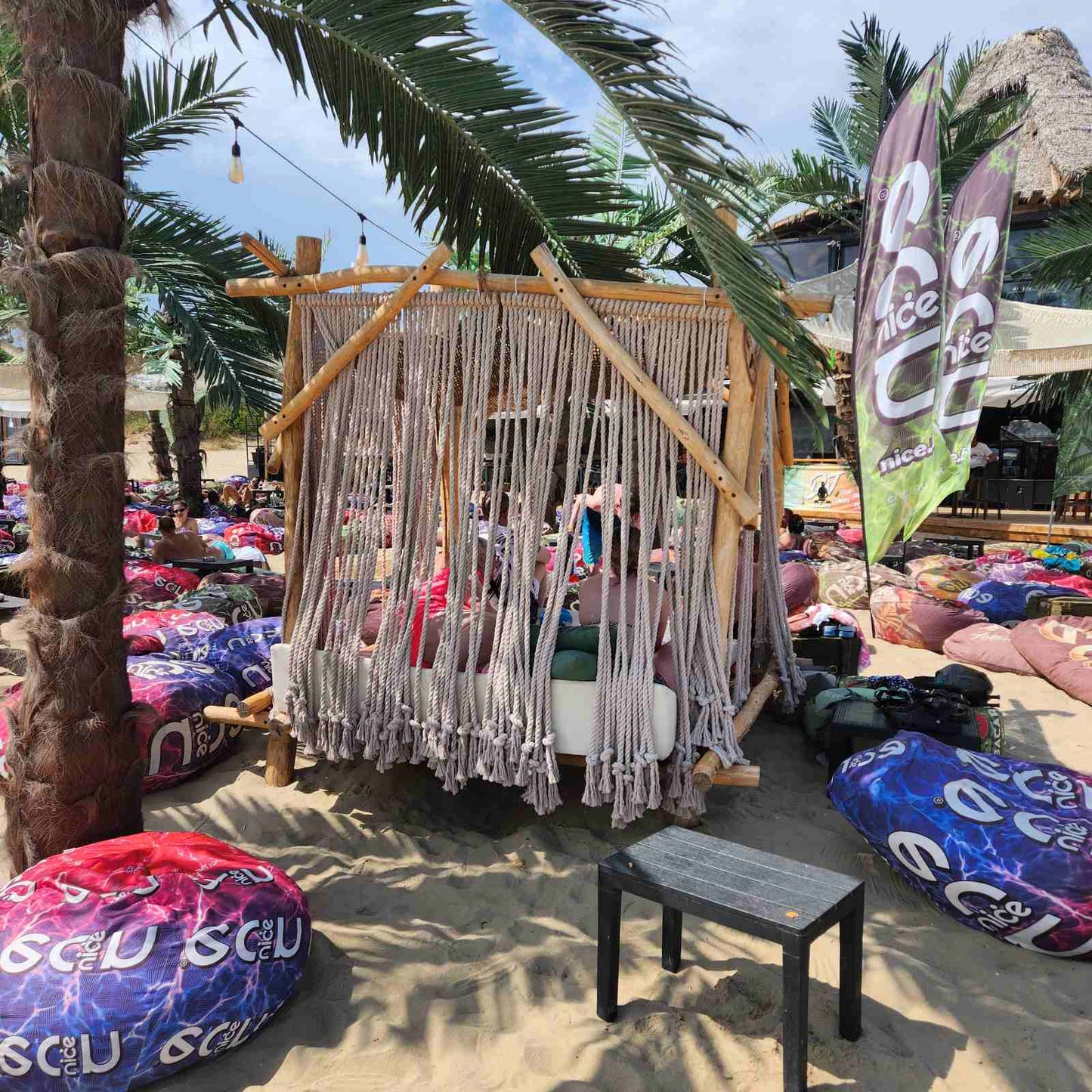 Дървена шатра за плаж