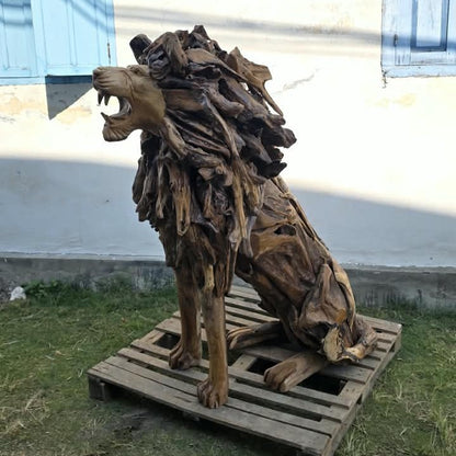 Дървена фигура на лъв
