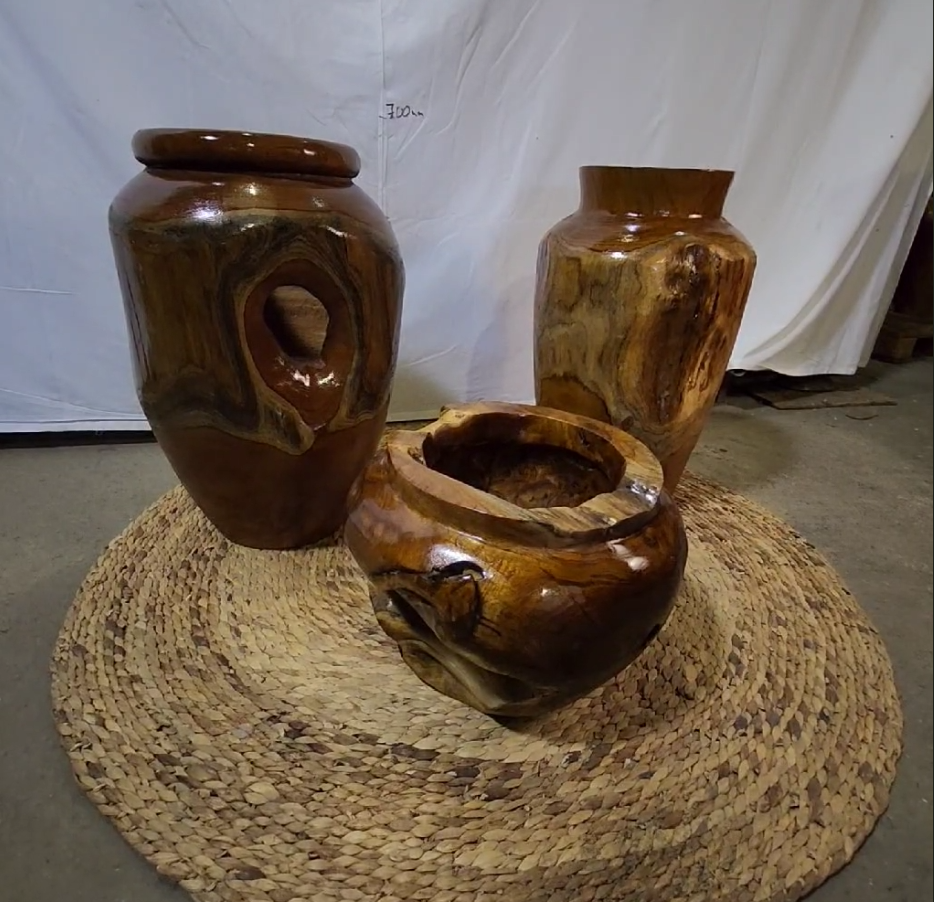 Декоративни дървени вази от Тик корен DMT033