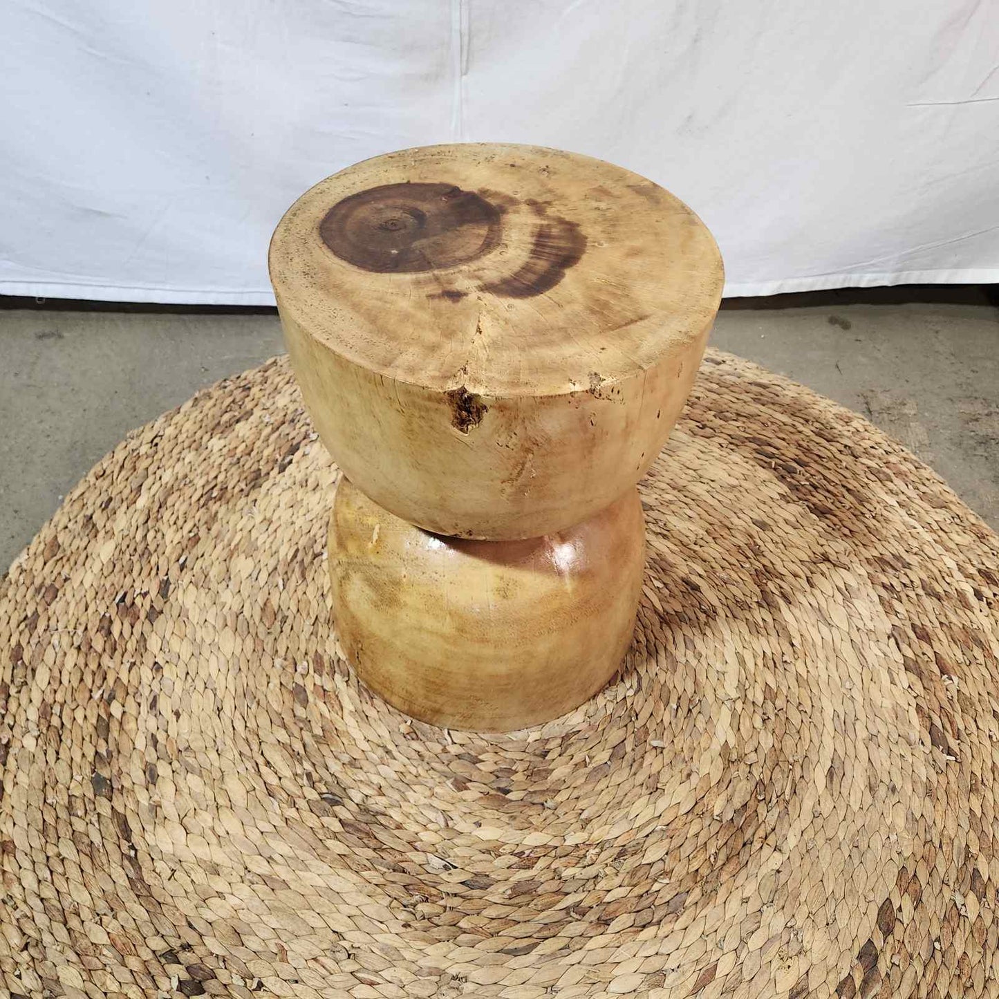 Дървена маса за кафе от дърво Суар DMT038