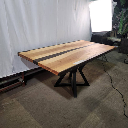 Дървена маса от Елша и кафява смола