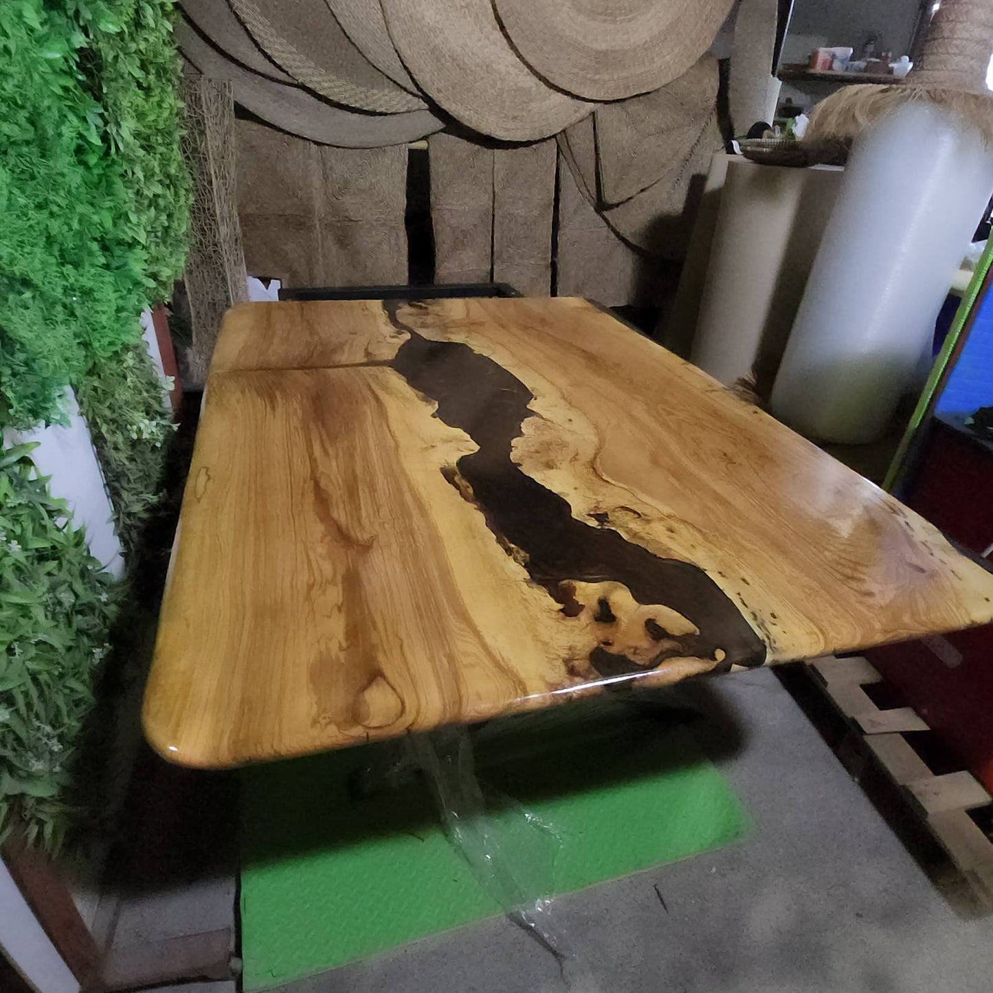 Маса от дърво ясен и кафява смола PMD 335