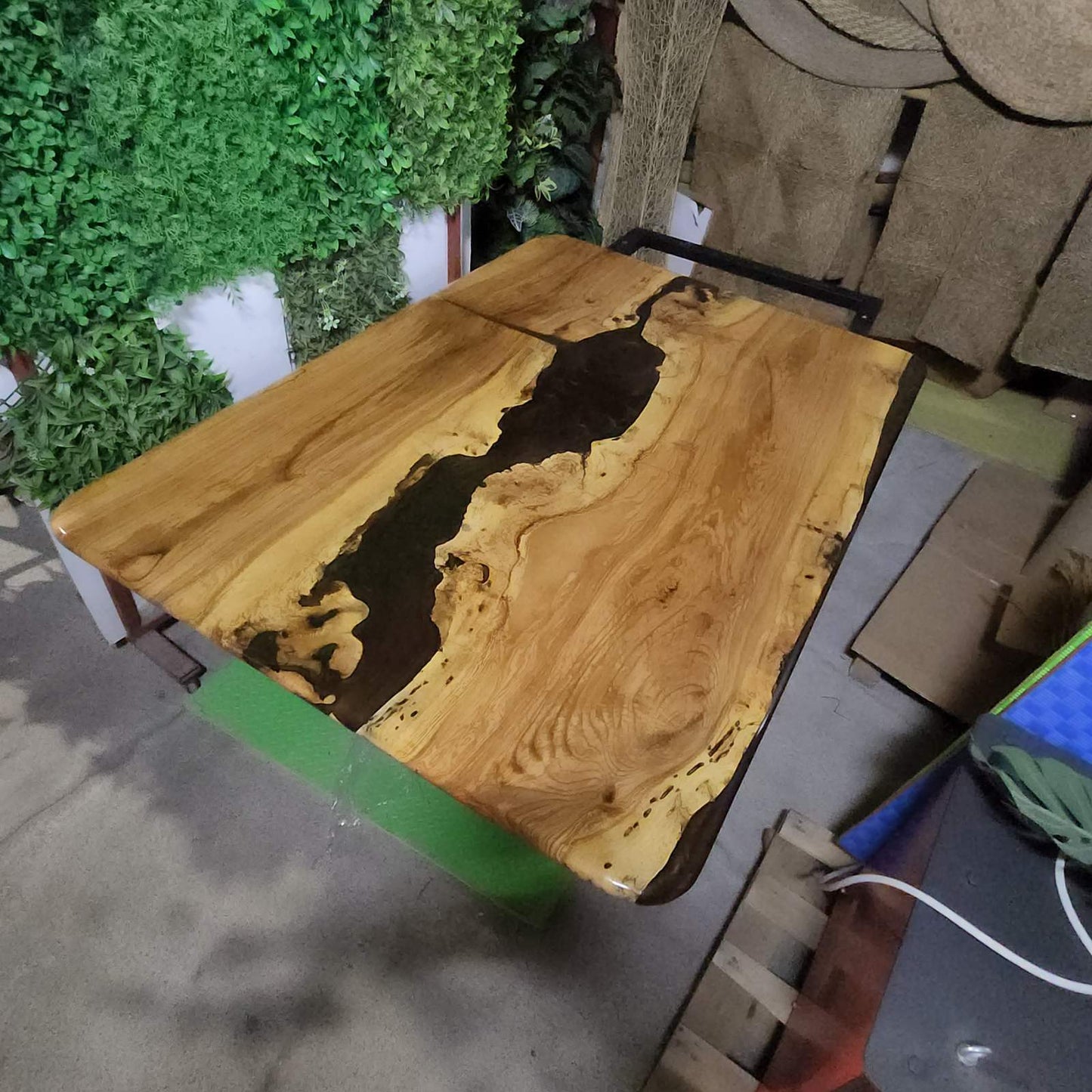 Маса от дърво ясен и кафява смола PMD 335