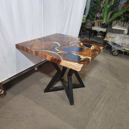 Дървена маса от трупически Суар дърво