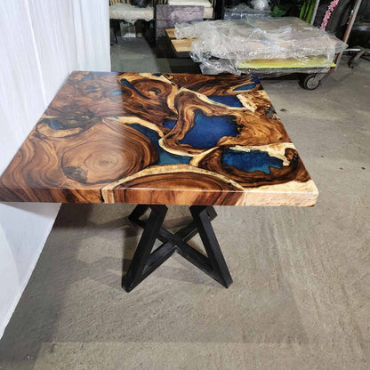 Дървена маса от трупически Суар дърво