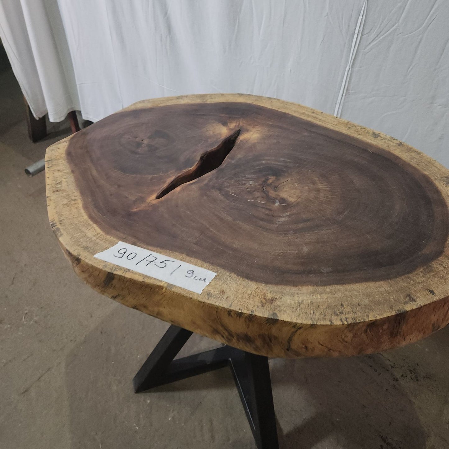 Кафе маса от дърво Суар