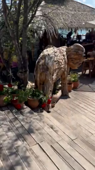 Дървен слон от тик корен