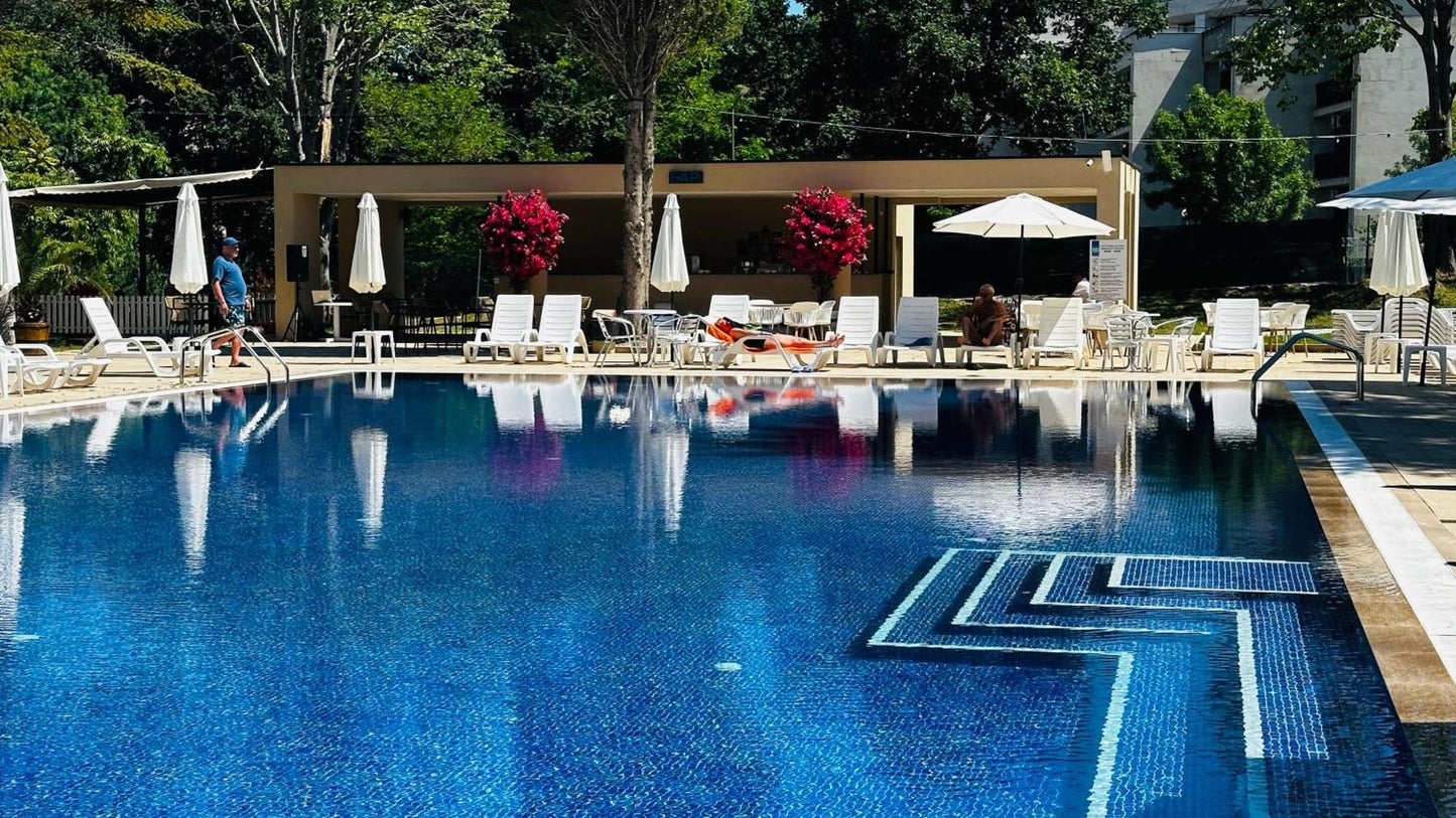 Хотел Queen Nelly Park