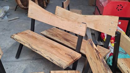 Масивна дървена пейка