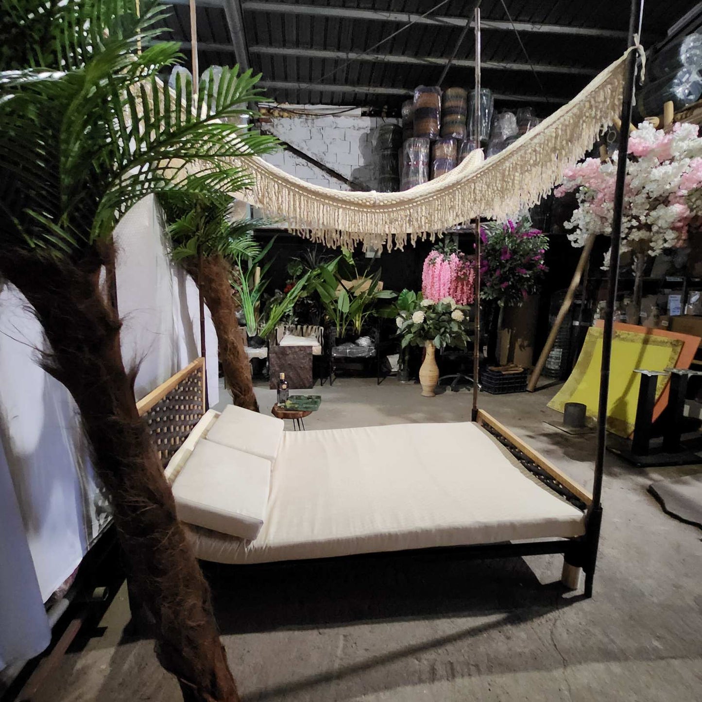 Плажно легло със сенник от макраме